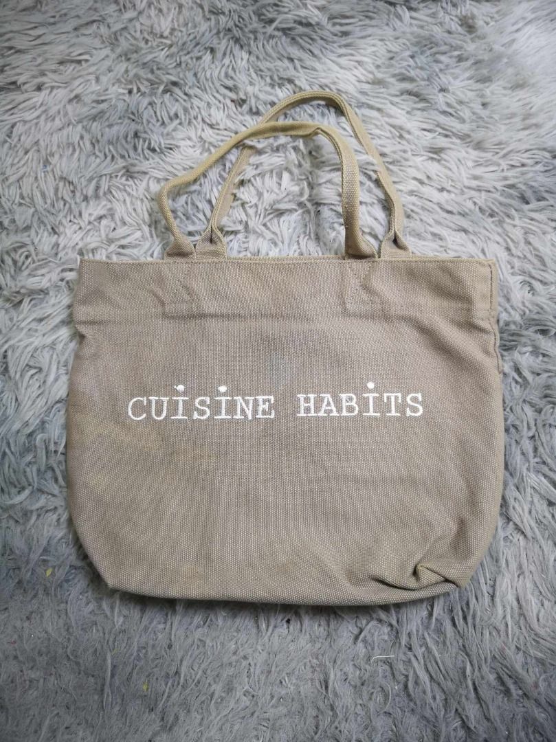 Taupe Durable Canvas Tote Bag (Category: Tote Bags) located in Santa Cruz. Submitted by jmy_surplus.2 (Listing ID 1462100650, Image 1). Description: Size ; L - 10 W - 12.2 Color ; Taupe Type ; Tote Bag Brand ; No brand Material ; Canvas Style ; Taupe Durable Tote Bag LR 129 JMY 1 Batch #221.