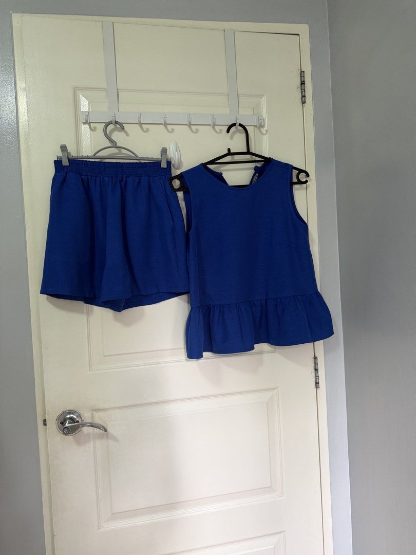 Tayo Studio Rossana Set Size 1 (Category: Sets or Coordinates) located in Famy. Submitted by yoshibipolarcat (Listing ID 1462071089, Image 3). Description: Size 1-XS to S Good as new Cobalt blue No flaws No when worn pictures PHP500 fixed price already.