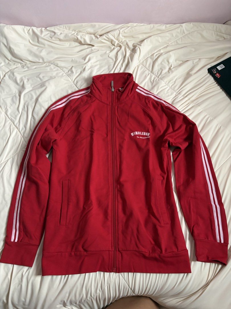 Tennis Wimbledon Vintage Jacket (Category: Racket and Ball Sports) located in Santa Cruz. Submitted by narda_ (Listing ID 1462070101, Image 2). Description: Official championship merchandise .
