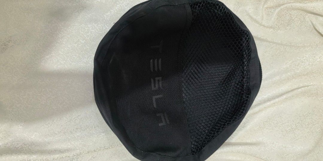 Tesla Utility bag black (Category: Belt bags, Clutches and Pouches) located in Tuguegarao City. Submitted by zenphoenix-7ad615 (Listing ID 1462079193, Image 1). Description: Utility bag Black color Round 12.5 inches by 12.5 inches.