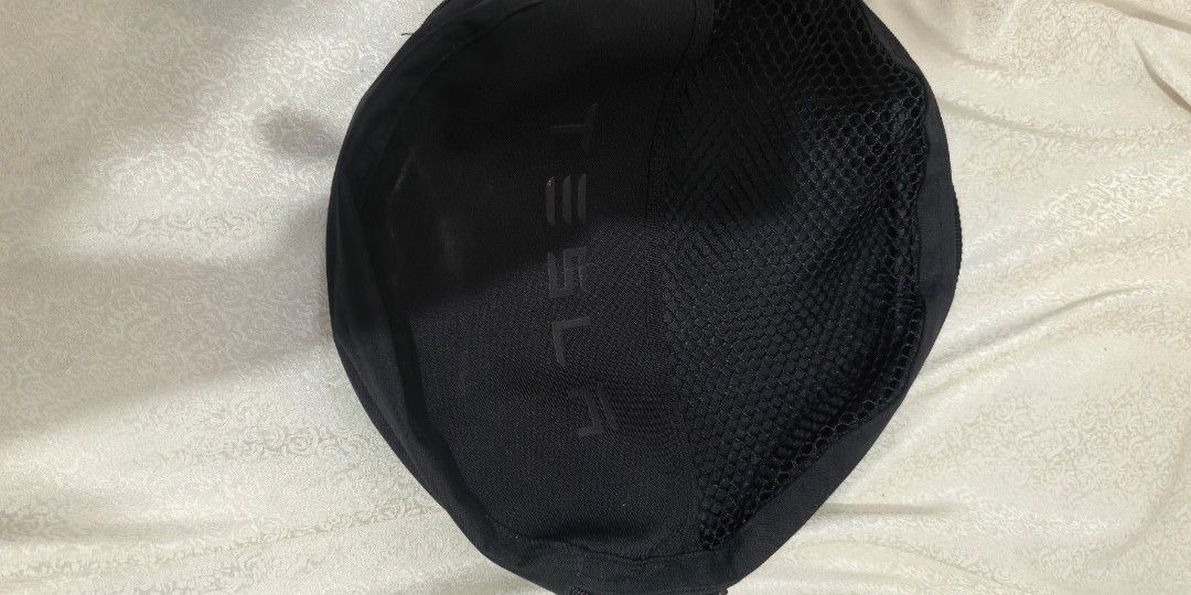 Tesla Utility bag black (Category: Belt bags, Clutches and Pouches) located in Tuguegarao City. Submitted by zenphoenix-7ad615 (Listing ID 1462079193, Image 2). Description: Utility bag Black color Round 12.5 inches by 12.5 inches.