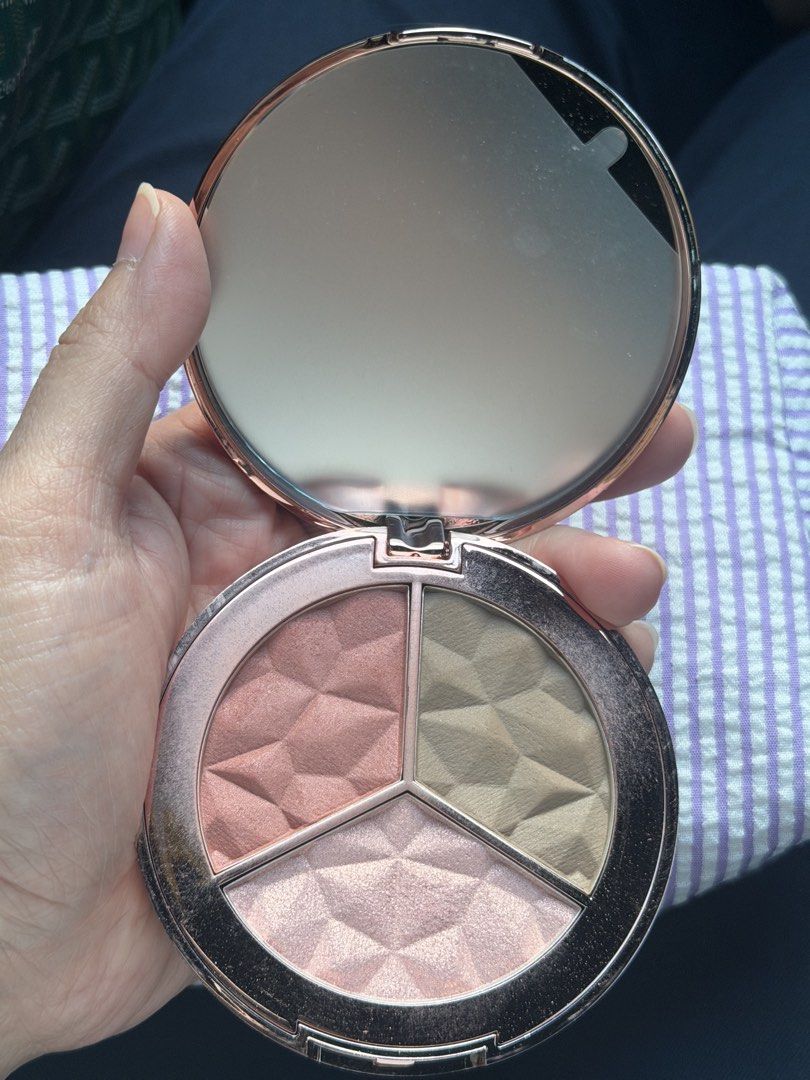 Teviant Trio Face Palette - Office Hour (Category: Makeup) located in Quezon City. Submitted by meemeec (Listing ID 1462113472, Image 3). Description: Swatched only. Color does not fit me. .