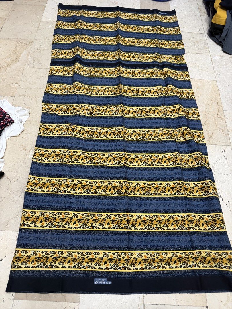 Textile for house wear (Category: Activewear) located in Quezon City. Submitted by dragon64cmcm (Listing ID 1462097102, Image 1). Description: 3 sets of textile. Batik 62 inches x 30 inches. 2 sets of textiles measuring 62 inches x 43 inches. Total 3 sets.