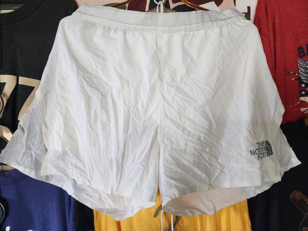 The North face flight series shorts (Category: Activewear) located in Real. Submitted by raphy2019 (Listing ID 1462061749, Image 2). Description: with inners.