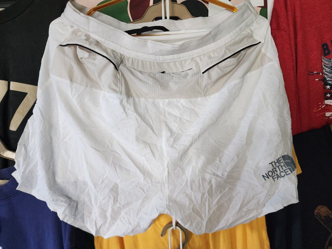The North face flight series shorts (Category: Activewear) located in Real. Submitted by raphy2019 (Listing ID 1462061749, Image 3). Description: with inners.