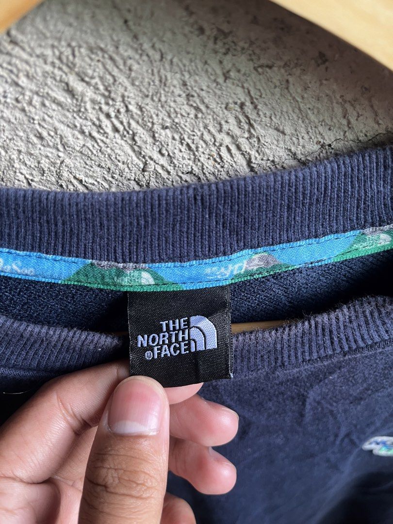 THE NORTH FACE SWEATER (Category: Hoodies) located in Cagayan de Oro. Submitted by rewornthriftph (Listing ID 1462047935, Image 3). Description: width: 22 length: 26.5 medium | FITS also on small Color rate: 9/10 Issue: NEED WASH In EXCELLENT Condition See details and reference on slides Payment Methods: GCASH/JNT PLS MANAGE YOUR EXPECTATIONS. THRIFT ITEMS, NO CANCELLATION ₱500.