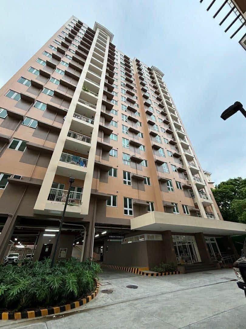 The Rochester Garden (Category: Apartments & Condos) located in Manila. Submitted by condojph (Listing ID 1462045222, Image 1). Description: RENT TO OWN CONDO OFFER The Rochester Garden Condominium 📍 San Joaquin, Pasig City ✨ Just 10 mins to Uptown BGC & 30 mins to NAIA If you’re planning for long-term investment or personal use, this is your chance to finally OWN a unit near BGC Available RFO Units: 3.2% Downpayment to move in • 1BR – 24sqm | ₱