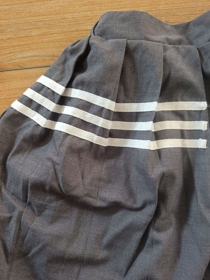 Three line skirt (Category: Skirts) located in Manila. Submitted by yraeclub (Listing ID 1462072878, Image 3). Description: with inner shorts, pwede outfitan sa pickleball hahah or badminton ♡ size: S-M.