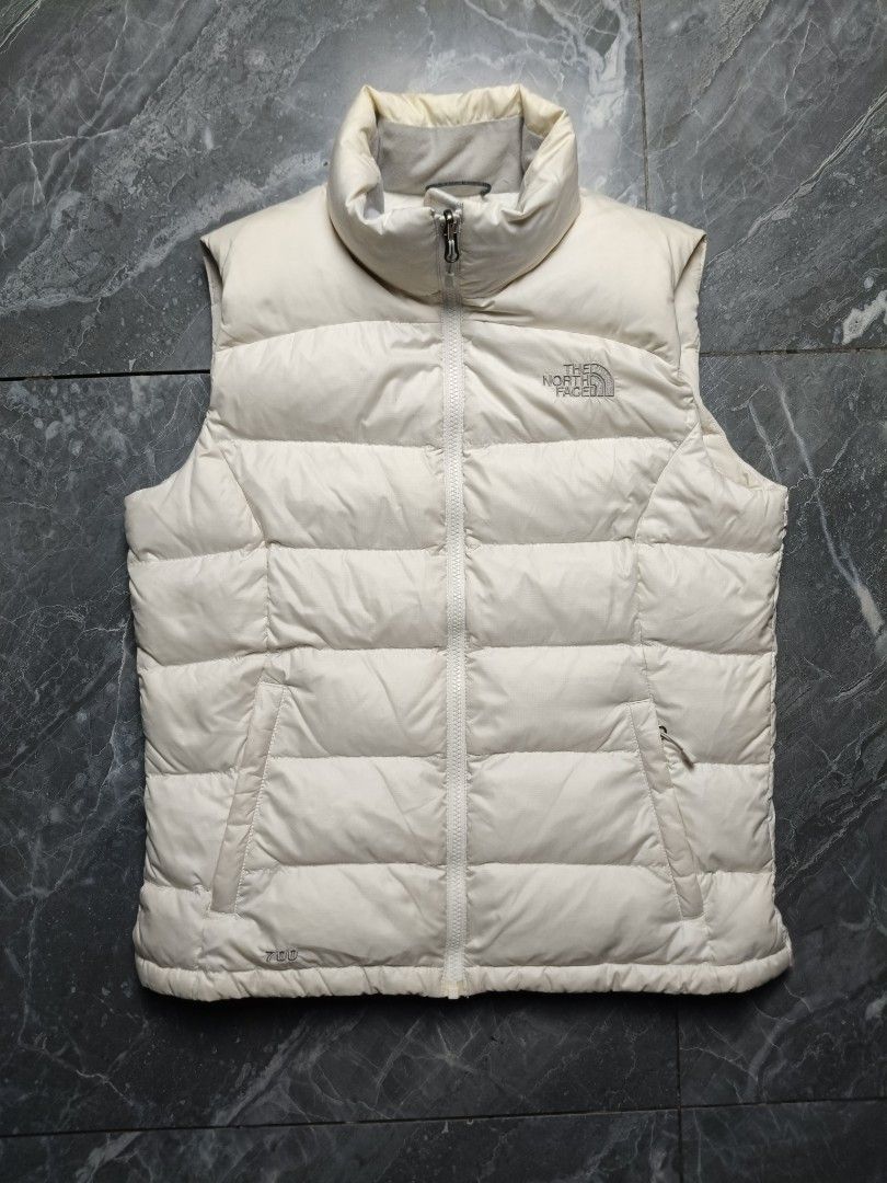 TNF PUFFER VEST 700 SERIES (Category: Coats, Jackets and Outerwear) located in Valenzuela. Submitted by 2ndhandmarket.ph (Listing ID 1459551076, Image 1). Description: TNF PUFFER VEST 700 SERIES LARGE Width: 19 Length: 25 Hem : 19.5 Shoulder : 15.