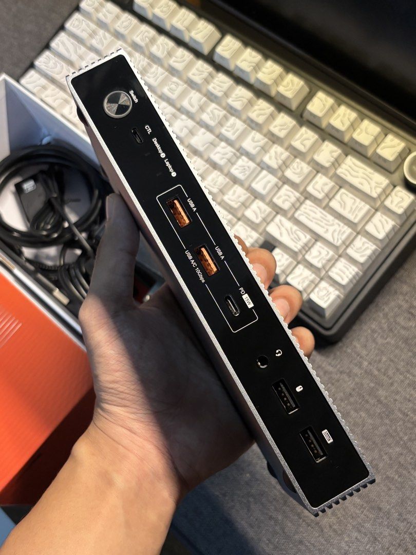 TOBENONE TKM001 USB-C Docking Station (Category: Other Accessories) located in Bacolor. Submitted by kxnyleofficial (Listing ID 1462066347, Image 2). Description: TOBENONE TKM001 Docking Station 10,000 still negotiable - Multiple USB-A and USB-C ports - High-speed USB-C with 10Gbps and Power Delivery (PD) - HDMI outputs for connecting monitors - Convenient headphone jack - Includes original box and accessories - Perfect for expanding laptop conne