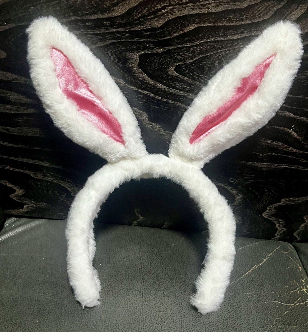 Tokyo Disney Resort Rabbit Easter 2019 Ears Headband (Category: Hair Accessories) located in Valenzuela. Submitted by cherrysan_911 (Listing ID 1462123264, Image 2). Description: .