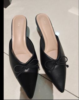 (Category: ) located in . Submitted by ivylau_ (Listing ID 1462136897, Image 1). Description: .