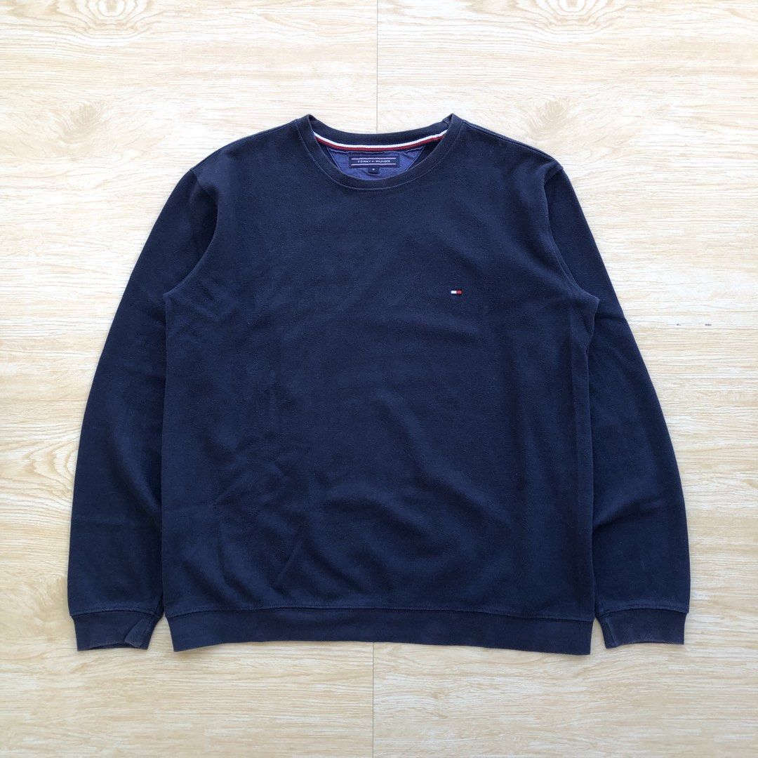 Tommy hilfiger sweater long sleeves (Category: Formal Shirts) located in Cavite. Submitted by nicepicker (Listing ID 1462090463, Image 1). Description: Size on Tag: Medium Dimension: 21.5 x 26 Condition: 9/10 Flaws: None.
