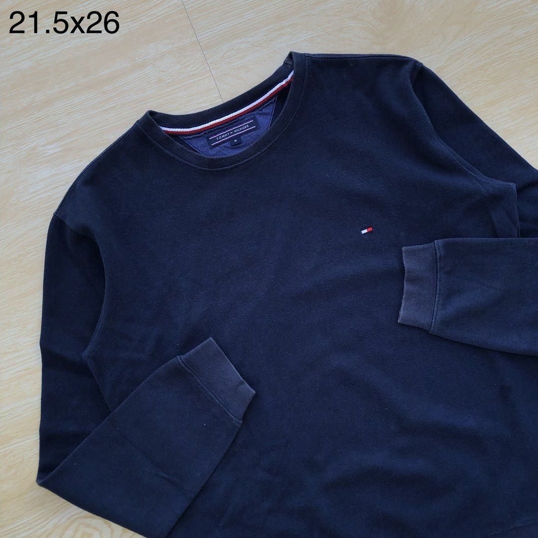Tommy hilfiger sweater long sleeves (Category: Formal Shirts) located in Cavite. Submitted by nicepicker (Listing ID 1462090463, Image 2). Description: Size on Tag: Medium Dimension: 21.5 x 26 Condition: 9/10 Flaws: None.