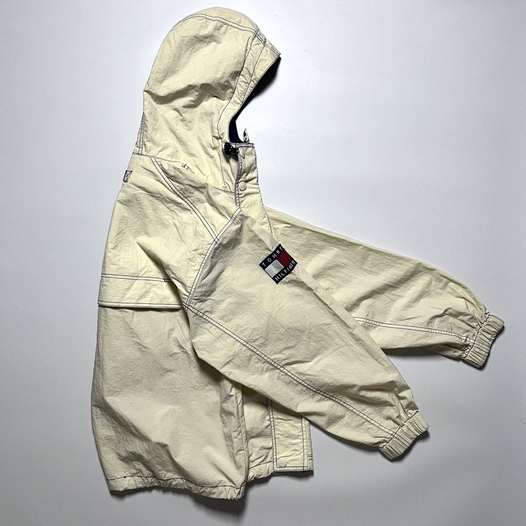 Tommy Hilfiger Windbreaker Packable Jacket (Category: Coats, Jackets and Outerwear) located in Cebu City. Submitted by franceuy (Listing ID 1462084192, Image 1). Description: Excellent Condition No Issue W- L- Color rate: 10/10 Cebu City📍.