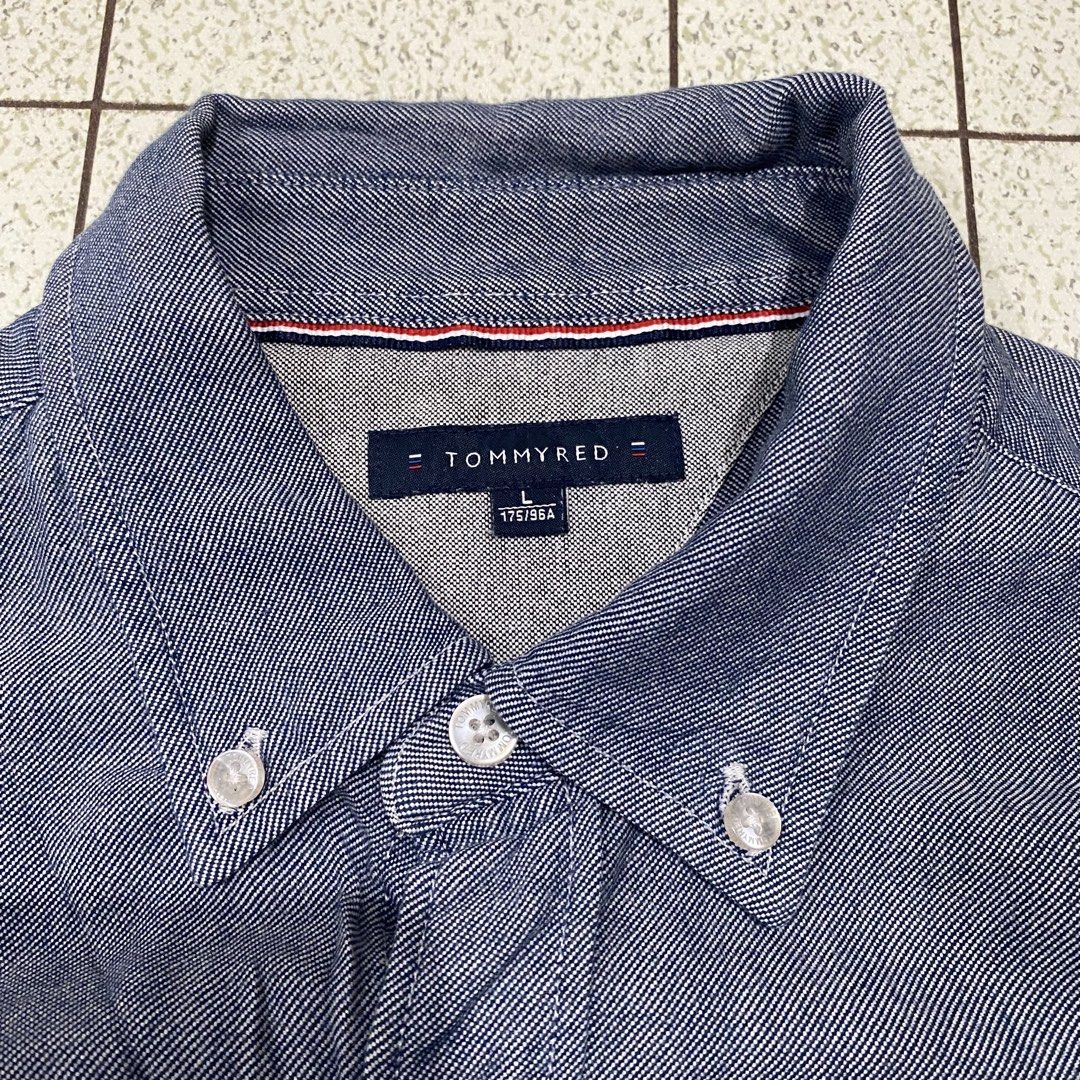 TommyRed Button Down Shirt L (Category: Tshirts & Polo Shirts ) located in Manila. Submitted by sepamorash53558 (Listing ID 1462080238, Image 3). Description: - Tommy Red button down shirt - Blue chambray material - Size L - Small Tommy Hilfiger flag logo on chest - Patch with '20 x 28' detail - Ideal for casual wear.