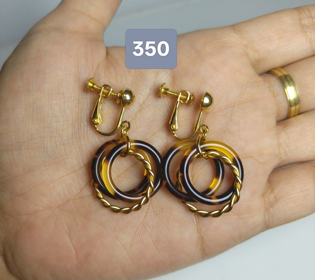 Tortoiseshell, Vintage Gemstone Earrings Collection (Category: Earrings) located in Dagupan City. Submitted by warmowl.4f9463 (Listing ID 1462063399, Image 2). Description: All the way from Japan 🇯🇵 Vintage Gemstone Earrings / Earrings Collection Price: ₱350-300 per pair Description: ✨ VINTAGE EARRINGS FOR SALE ✨ Beautiful assorted vintage-style gemstone earrings. 💎 Perfect for collectors, everyday wear, or gifting. 📌 Buyer will shoulder the 