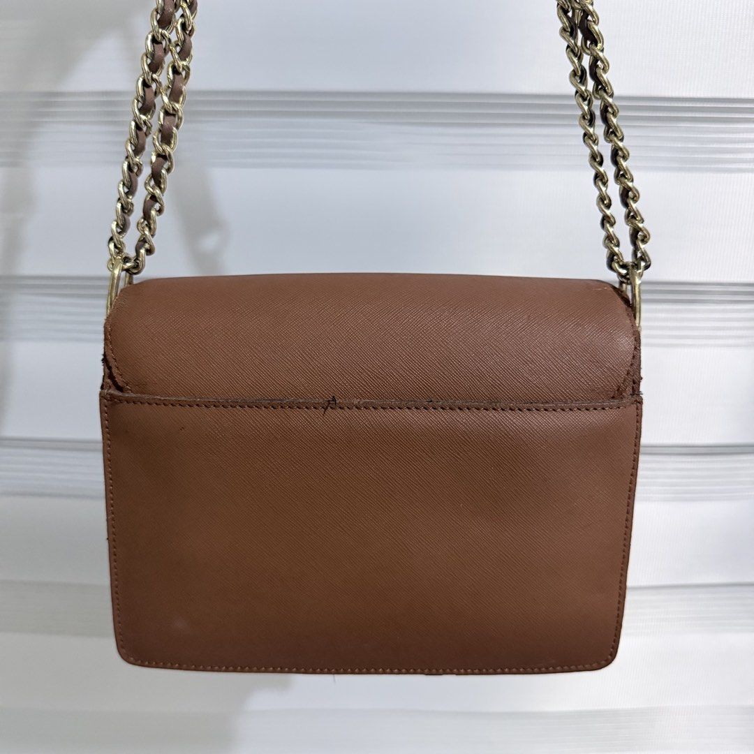 Tory Burch for Project Bags (Category: Shoulder Bags) located in Cavite. Submitted by findsbyjco (Listing ID 1462127993, Image 2). Description: •dm me for more photos & details 📩.