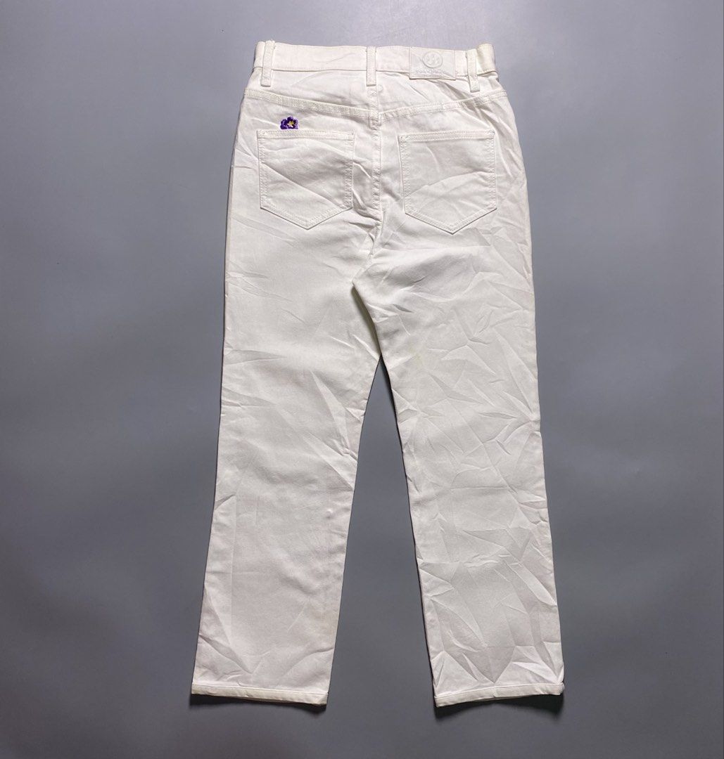 Tory Burch High-raise Straight Jeans (Category: Jeans) located in Bacolod City. Submitted by quiarakazelxx (Listing ID 1462222766, Image 2). Description: Size: medium fit Waist: 25-26 Length: 36 Flaws: Just a normal sign of used •Needwash •Click each photo to appreciate the item Pm for more details📩.