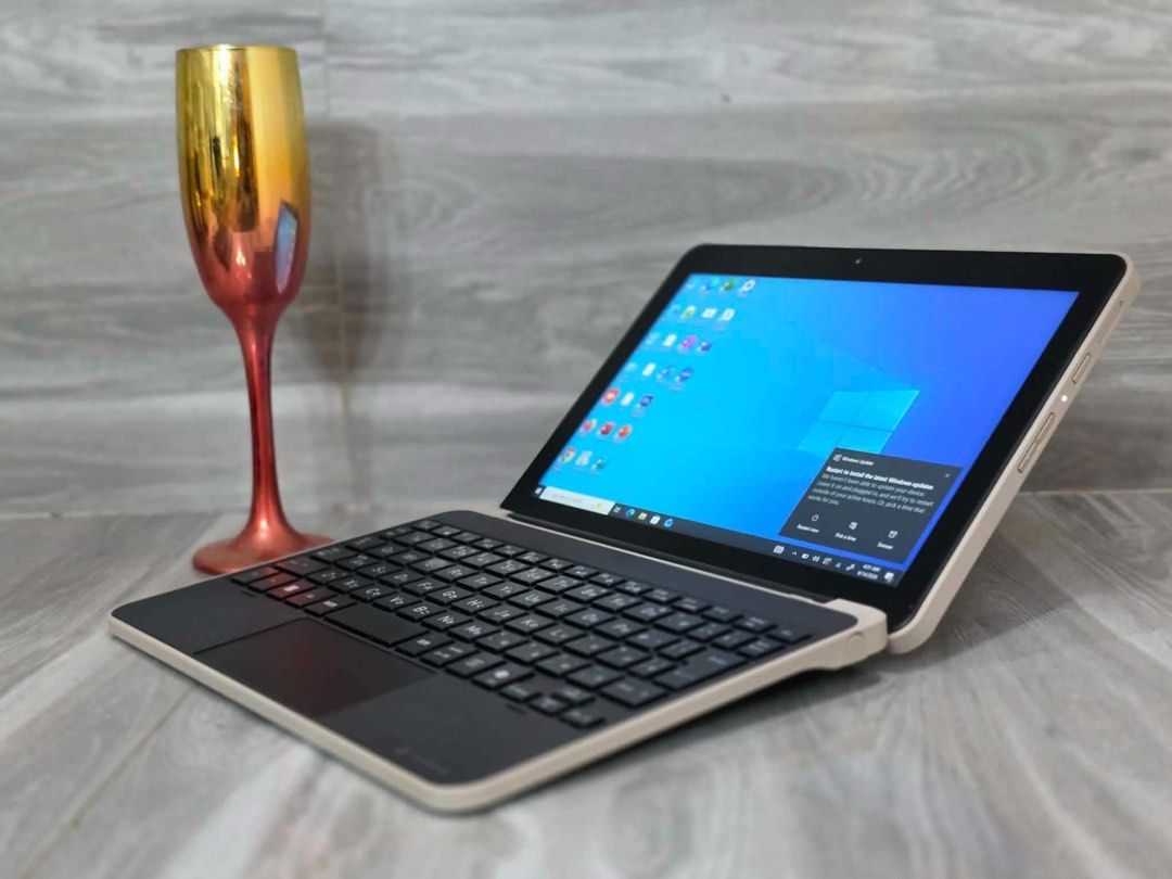 Toshiba K20/HY (Category: Laptops & Notebooks) located in Kawit. Submitted by markuzmathers (Listing ID 1462194140, Image 3). Description: 💻 TOSHIBA DYNABOOK K20/HY – 2-IN-1 DETACHABLE TOUCHSCREEN LAPTOP 💻 🔥 ₱7,800 PESOS ONLY 🔥 ✨ COMPACT • TOUCHSCREEN • DETACHABLE • PORTABLE Looking for a compact laptop that you can also use as a tablet? 💗 The Toshiba Dynabook K20/HY is a lightweight 2-in-1 detachable touchscreen laptop, perfect for students