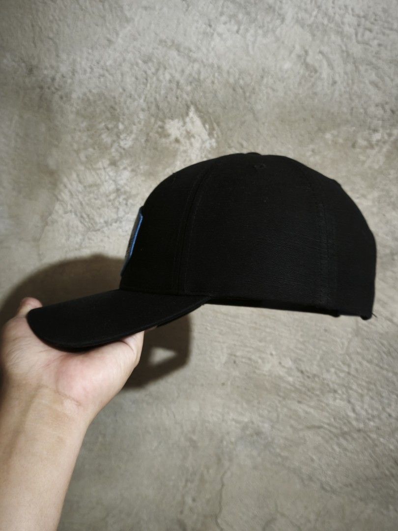 TRAVIS MATHEW GOLF HAT (Category: Golf) located in Muntinlupa City. Submitted by themakhatter (Listing ID 1462127709, Image 2). Description: 950 +SF TRAVIS MATHEW GOLF HAT ONE SIZE FITS ALL SNAPBACK ADJUSTMENT EXCELLENT 9.5/10 LIKE NEW CONDITION WASHED AND READY TO WEAR.