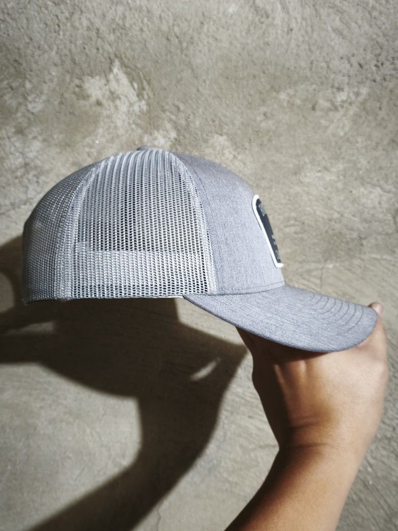 TRAVIS MATHEW GOLF HAT (Category: Golf) located in Muntinlupa City. Submitted by themakhatter (Listing ID 1462127906, Image 3). Description: 850 +SF TRAVIS MATHEW TRUCKER HAT ONE SIZE FITS ALL SNAPBACK ADJUSTMENT EXCELLENT 9.5/10 LIKE NEW CONDITION WASHED AND READY TO WEAR.