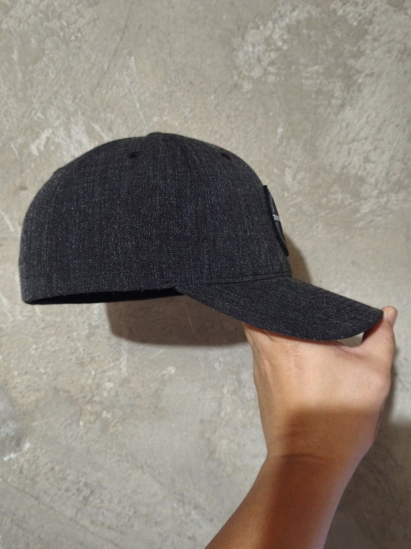 TRAVIS MATHEW GOLF HAT (Category: Golf) located in Muntinlupa City. Submitted by themakhatter (Listing ID 1462128579, Image 3). Description: 750 +SF TRAVIS MATHEW GOLF HAT BEST FITS LARGE-XL HEAD FRAME IN EXCELLENT 9.5/10 LIKE NEW CONDITION WASHED AND READY TO WEAR.