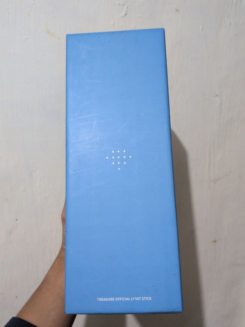 TREASURE LIGHTSTICK (TEULIGHT) (Category: Lighting) located in Manila. Submitted by chandi47 (Listing ID 1462241757, Image 1). Description: Unsealed but unused. Opened only for checking.