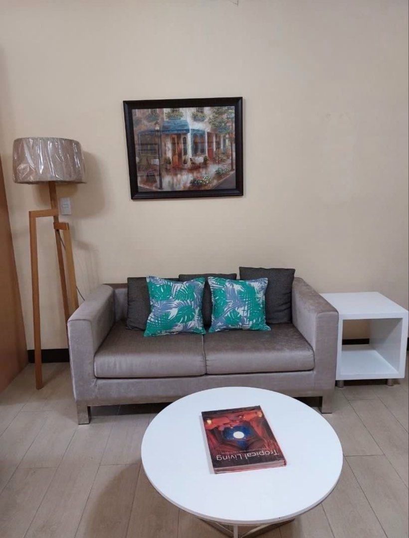 Two Central Makati Studio Unit for LEASE (Category: Apartments & Condos) located in Taguig. Submitted by beatricehpan (Listing ID 1462124525, Image 3). Description: RC81710 FOR RENT Studio Unit in Two Central, Makati PROPERTY DETAILS: Unit type / Rooms: studio 1 bathroom kitchen Floor: 24th Floor area: 41 SQM Furnishing: Semi Furnished Parking: 1 AMENITIES: Lap pool, kiddie pool, outdoor spa, reading nook, male and female changing and shower room