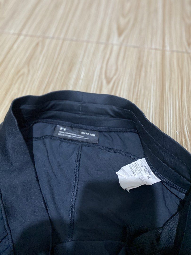 Under Armour Black Jogger Pants with Zip Pockets (Category: Joggers) located in Davao. Submitted by jayelcarba61168 (Listing ID 1462164286, Image 3). Description: - Black Under Armour jogger pants - Size: SM/P CH - Elastic waistband with drawstring - Zippered pockets (front and back) - Reflective detailing on sides - Ideal for workouts and casual wear.