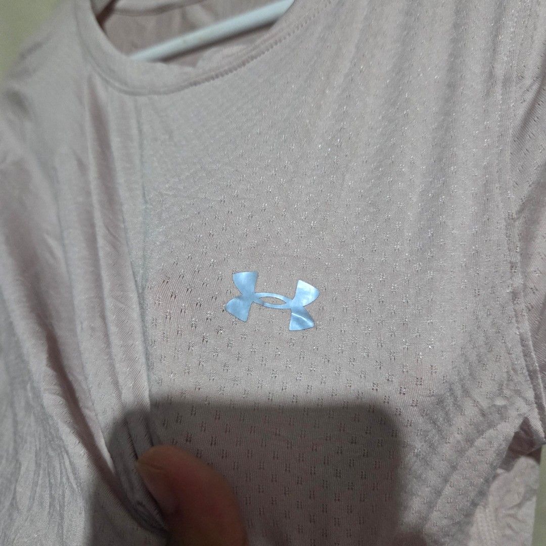 UNDER ARMOUR LIGHT pink (Category: Activewear) located in Santiago. Submitted by fromboxes (Listing ID 1462164866, Image 2). Description: Like new Ships thru J&T Isabela North Luzon Shipping Nationwide No rush shipping 😊😊.