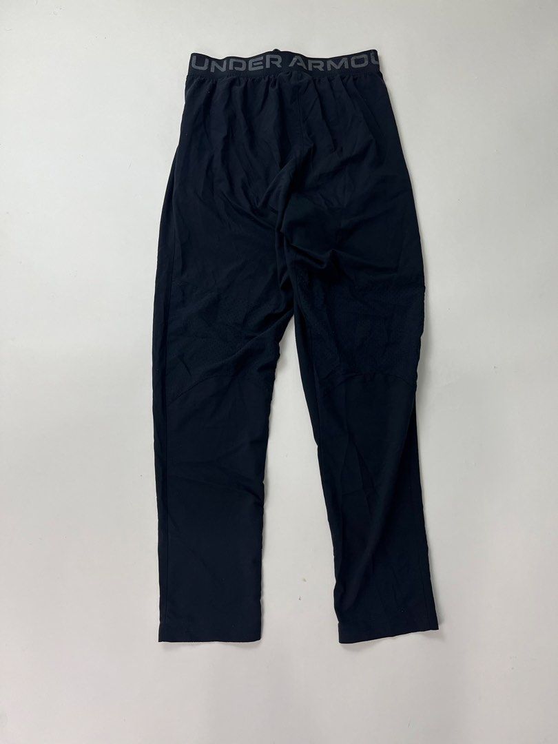 Under Armour Pants (Category: Shorts) located in Makati City. Submitted by ufcknwthbst (Listing ID 1462076423, Image 2). Description: 39 inch length 9.5/10 condition No issue.