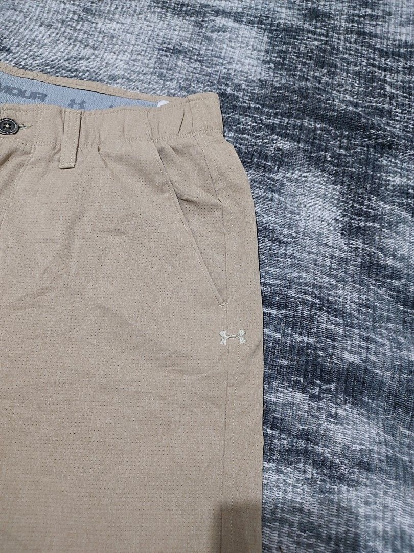 Under Armour Short (Category: Shorts) located in Cebu City. Submitted by haryvyylyynn (Listing ID 1462230088, Image 2). Description: Under Armour Short Waist 28-30 600+sf.