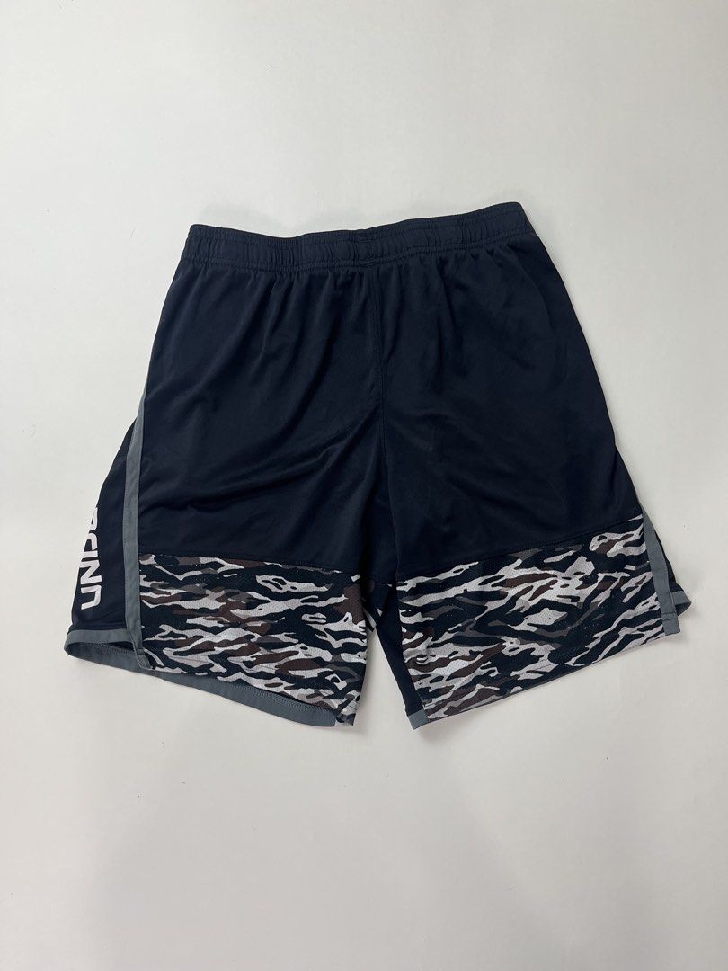 Under Armour Shorts (Category: Shorts) located in Makati City. Submitted by ufcknwthbst (Listing ID 1462073671, Image 3). Description: 28-34 waist 18 inch length 9.5/10 condition No issue.