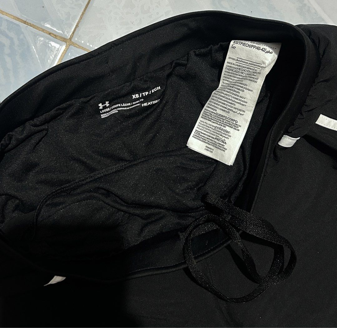 Under Armour Women Running Short (Category: Activewear) located in Davao. Submitted by yzellr005 (Listing ID 1462182168, Image 2). Description: Never been used With inner.