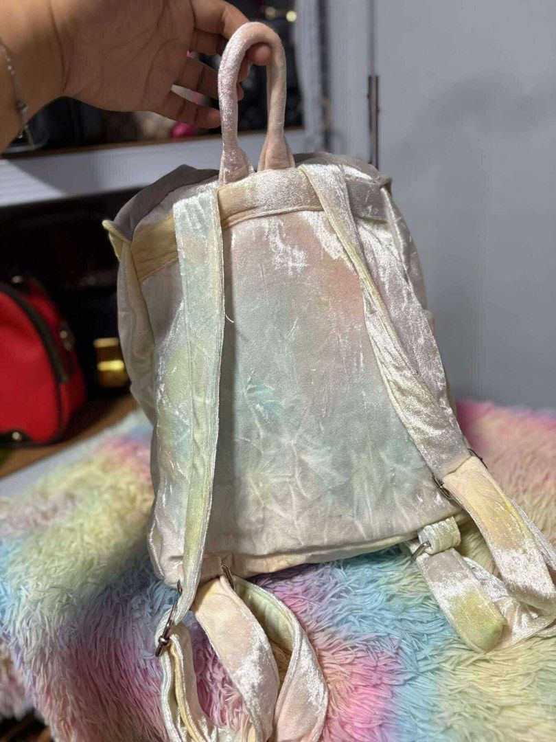 Unicorn backpack (Category: Cases & Sleeves) located in Mandaue City. Submitted by chuchi152615 (Listing ID 1462082265, Image 2). Description: .