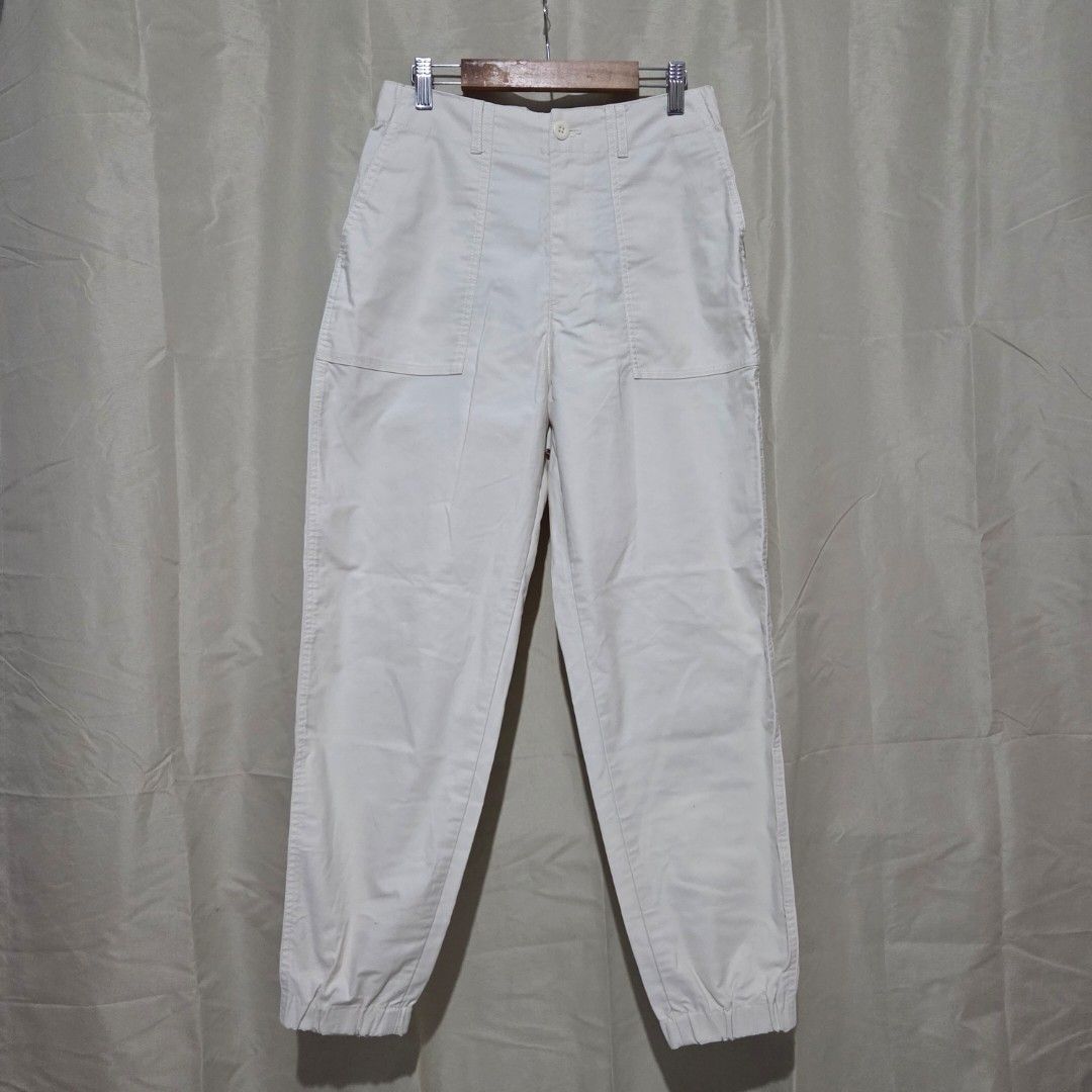 UNIQLO BAKER PANTS JOGGER (Category: Other Bottoms) located in Santiago. Submitted by fromboxes (Listing ID 1462151490, Image 1). Description: Like new Ships thru J&T Isabela North Luzon Shipping Nationwide No rush shipping 😊😊.