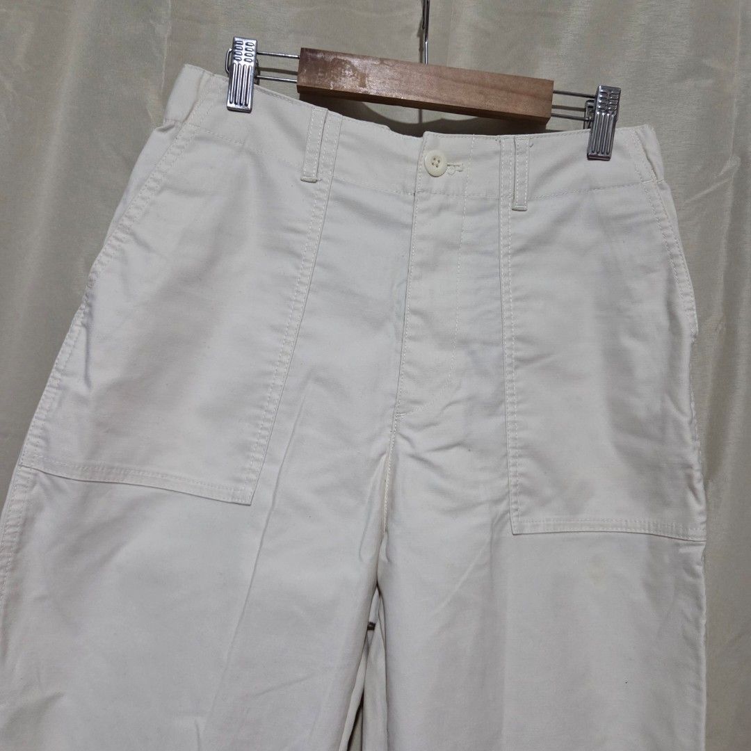 UNIQLO BAKER PANTS JOGGER (Category: Other Bottoms) located in Santiago. Submitted by fromboxes (Listing ID 1462151490, Image 2). Description: Like new Ships thru J&T Isabela North Luzon Shipping Nationwide No rush shipping 😊😊.