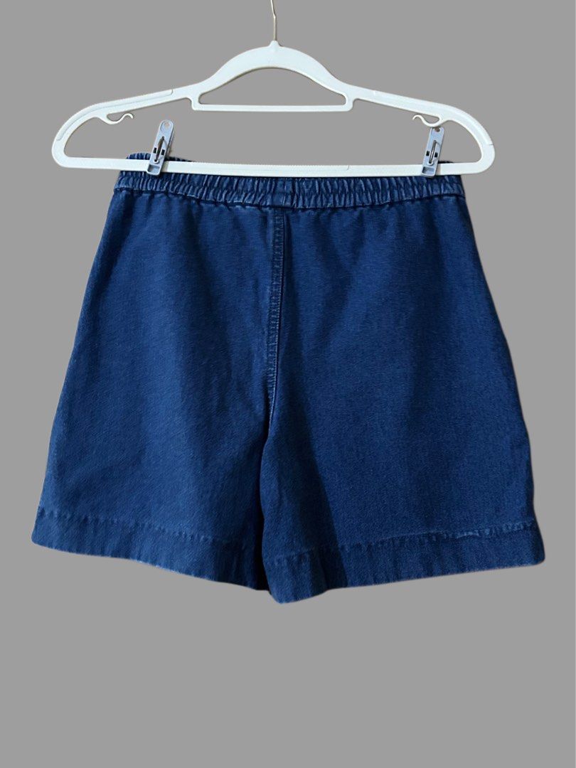 Uniqlo Denim Shorts Size S (Category: Shorts) located in Baguio. Submitted by tresmariascloset13 (Listing ID 1462136846, Image 2). Description: - Uniqlo denim shorts - Dark blue wash - Comfortable elastic waistband - Features side pockets .
