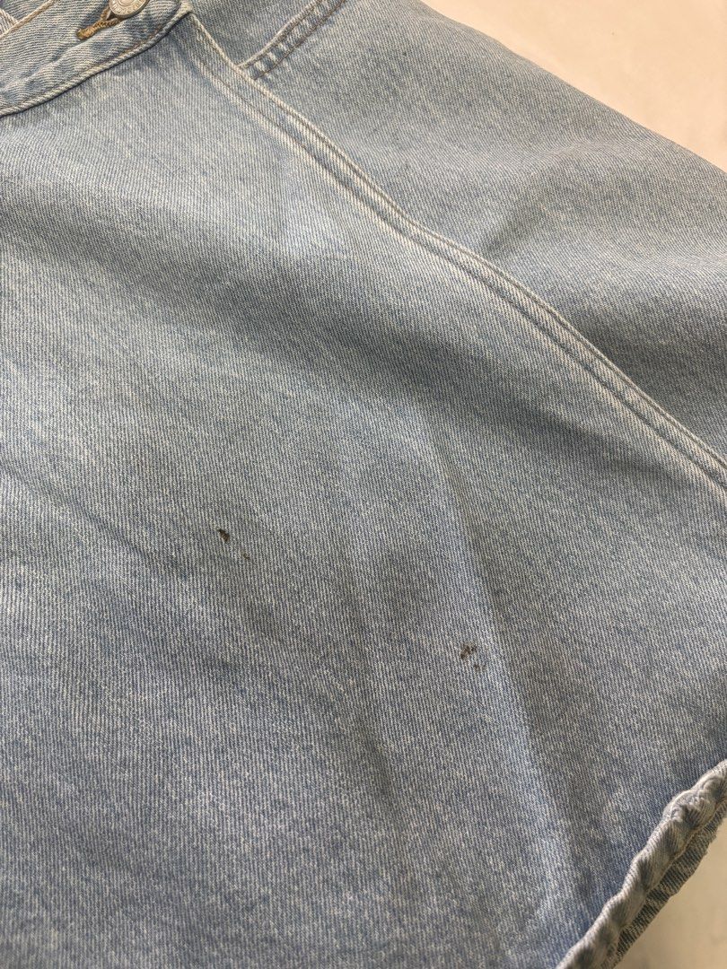Uniqlo denim skort (Category: Other Bottoms) located in Antipolo. Submitted by hm_cyst (Listing ID 1462060368, Image 3). Description: .