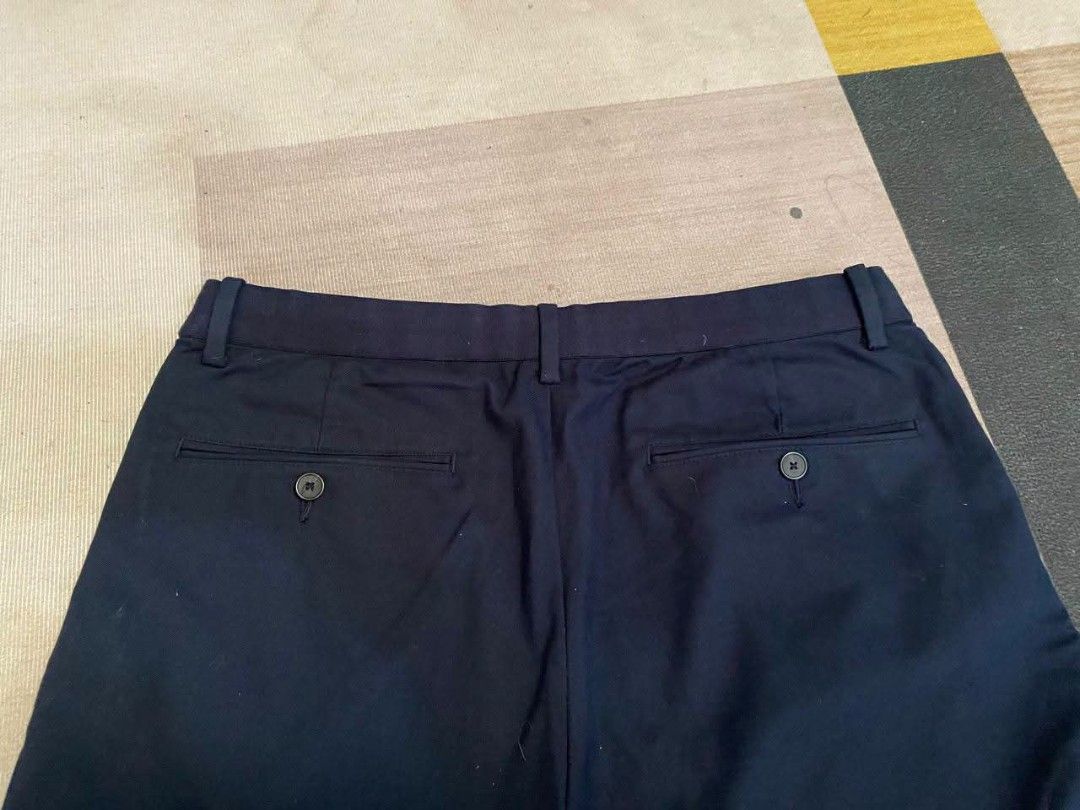 Uniqlo EZY ankle pants for men Size L (Category: Other Bottoms) located in Manila. Submitted by jpnbrandedcollection (Listing ID 1462119795, Image 3). Description: For sale‼️‼️ UNIQLO EZY ANKLE PANTS FOR MEN Size:Large on tag Waistline 34-36 Length 38 550 only Color rate:10/10 Excellent condition/like new Mop gcash ship jnt Pampanga Thank you admin ♥️♥️ .