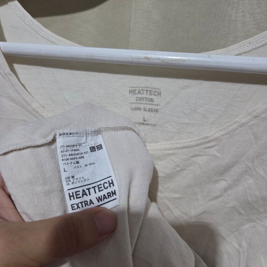 UNIQLO HEATTECH EXTRAWARM (Category: Longsleeves) located in Santiago. Submitted by fromboxes (Listing ID 1462171925, Image 2). Description: 9/10 Ships thru J&T Isabela North Luzon Shipping Nationwide No rush shipping 😊😊.