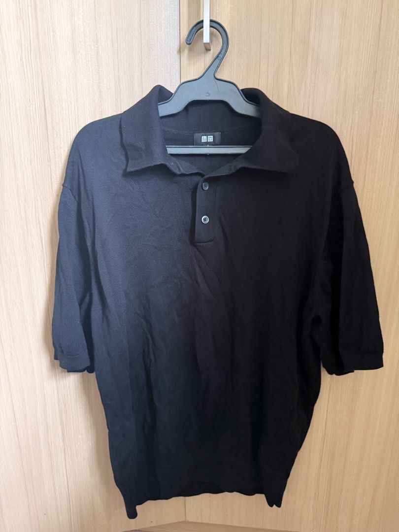 Uniqlo knitted polo (Category: Formal Shirts) located in Quezon City. Submitted by vegasmetii (Listing ID 1462227404, Image 1). Description: Uniqlo knitted polo (L) on tag black 55cm x 60cm Color rate 10/10.