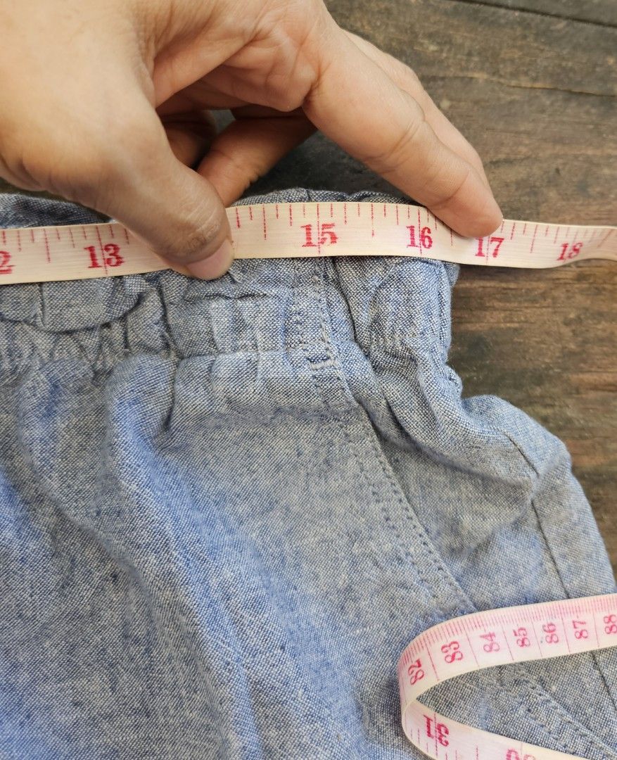 Uniqlo Linen short denim (Category: Shorts) located in Santa Rosa. Submitted by veesgoodfinds (Listing ID 1462069676, Image 2). Description: 32 inch waistline 16inch laid flat 15inch length like new.