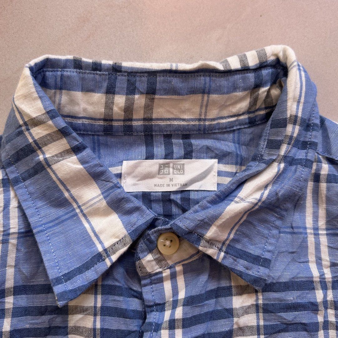 Uniqlo polo 🔥 (Category: Activewear) located in Jinoba-an. Submitted by eegiboy (Listing ID 1462093032, Image 2). Description: Wts: uniqlo polo size medium dimes:20/28 Excellent condition 550plussf Dm me if interested Thankyou.