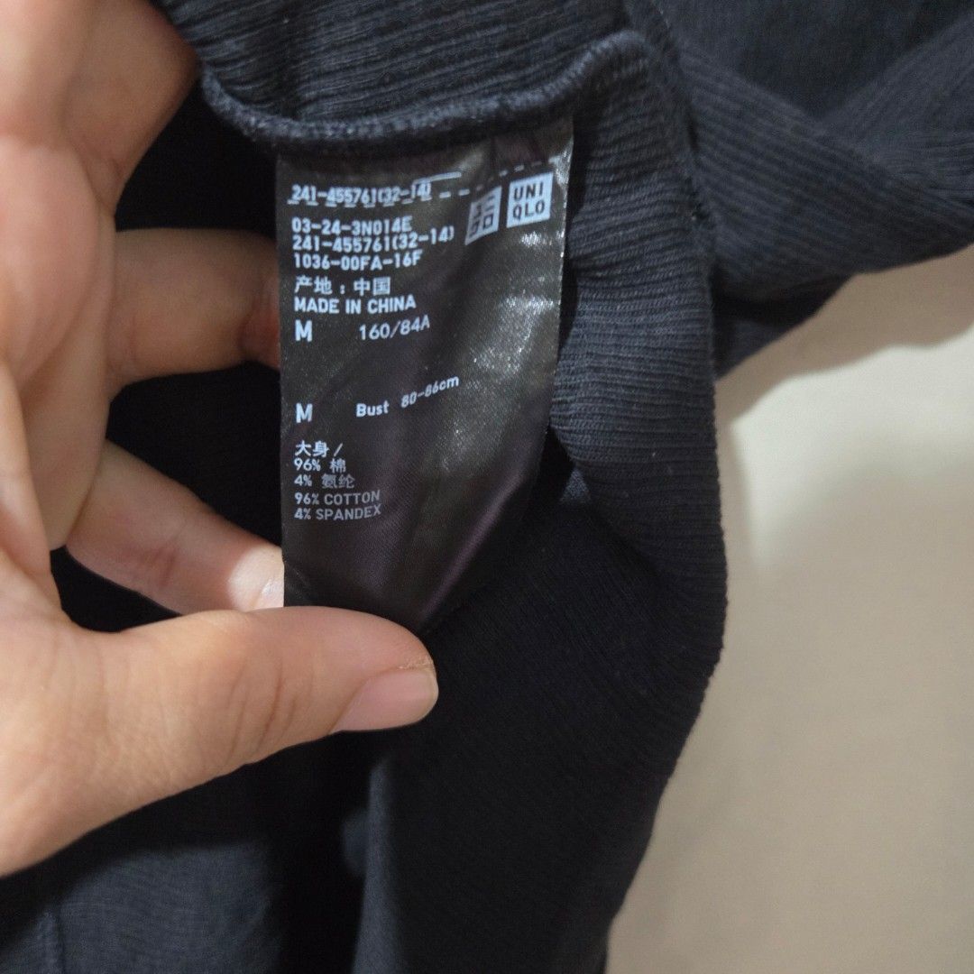 UNIQLO RIBBED TOP BLACK (Category: Blouses) located in Santiago. Submitted by fromboxes (Listing ID 1462163127, Image 3). Description: Like new black an black 10/10 Ships thru J&T Isabela North Luzon Shipping Nationwide No rush shipping 😊😊.