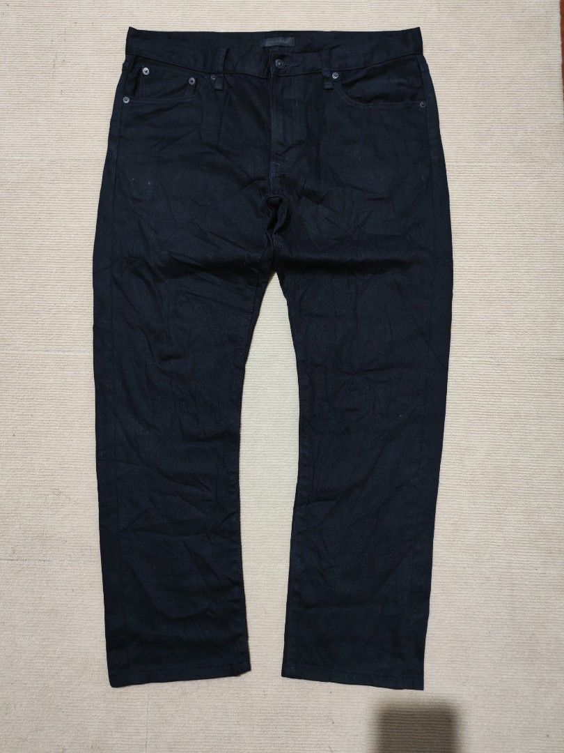 Uniqlo Selvedge Black Pants (Category: Jeans) located in Iligan City. Submitted by wantwears14 (Listing ID 1462039454, Image 1). Description: Guaranteed authenticity Good As New color rate 10/10 Ykk zip Very Durable High quality.