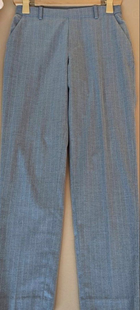 Uniqlo Striped Pants (Category: Other Bottoms) located in Manila. Submitted by jannine_closet (Listing ID 1462181070, Image 1). Description: Uniqlo Striped pants Size s Grey.
