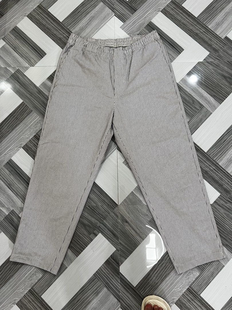 Uniqlo Striped Pants (Category: Jeans) located in Baguio. Submitted by zyddd014 (Listing ID 1462184665, Image 1). Description: Uniqlo Striped Pants W: 32-33 L: 37.5 Hita: 13 Leg opening: 8 Excellent 500 Baguio.