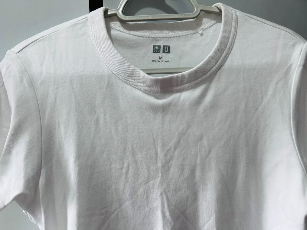UNIQLO White Basic T-Shirt (Category: Shirts) located in Pasig City. Submitted by ladyleslieisletavelarde4902 (Listing ID 1462080301, Image 2). Description: Brand: Uniqlo Color: White Size: S to M | Bust 80-86cm Excellent preloved condition MOP: Gcash / Bank Transfer Purchase direct from store Delivery: SF shouldered by buyer .